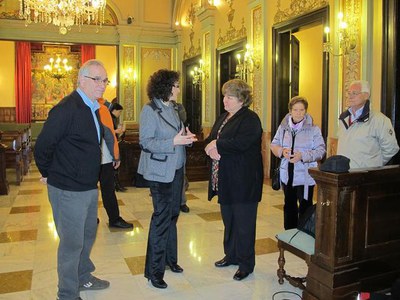 Foto 2. La trobada s'ha fet a la Paeria, on la regidora li ha ensenyat l'edifici.