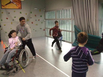 L'objectiu de l'activitat és promoure l'activitat física dels nens i nenes com a font de salut i de relació..