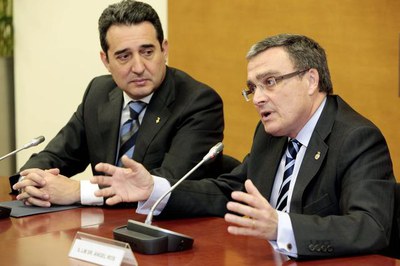 Manel Bustos, alcalde de Sabadell, i Àngel Ros, han tractat de prioritats comunes als dos municipis com ara la generació d'ocupació..