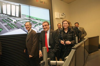 Les autoritats han recorregut les instal·lacions del centre, que ha estat dissenyat pels arquitectes Carles Sàez, Ramon M.Puig i Carme Casals..