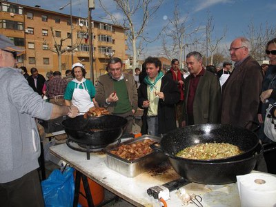 Més de mil persones han assistit al dinar de germanor a base de migas.