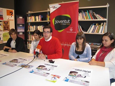 Foto 2. La Paeria i el col·lectiu de joves Senseson han organitzat la cursa que té una vessant solidària amb les protectores d'animals de Lleida.