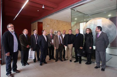 2. La Comissió, instants abans de començar la reunió..