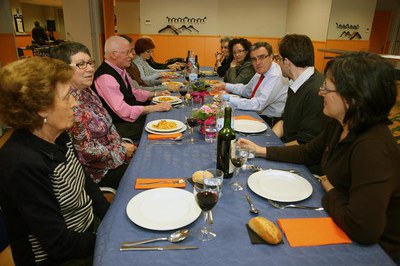 Foto 2. Els cinc menjardors municipals que estan en funcionament tenen capacitat per a unes 100 persones. Ros ha avançat que aviat s'obrirà un sisè a….