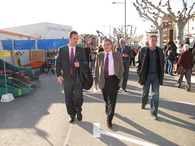Foto 3. L'alcalde de Lleida ha felicitat Pere Gatnau per l'organització i l'èxit de la 139a edició de la fira.