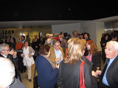 Foto 2. El món de les arts escèniques ha assistit a aquest acte que s'ha fet després de la representació de l'obra "Pedra de tartera".