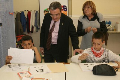 L'alcalde també ha visitat el Casal Infantil del centre..