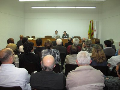 Foto 3. La sala de plens de l'Ajuntament s'ha omplert per assistir a l'acte inaugural de les jornades, que ha anat a càrrec de l'alcalde de Lleida.