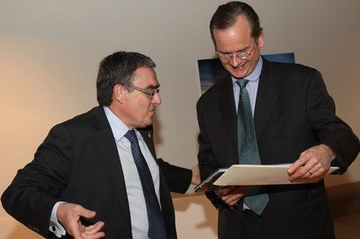 El professor Lessig és expert en Dret Informàtic i catedràtic de la prestigiosa universitat d'Stanford..