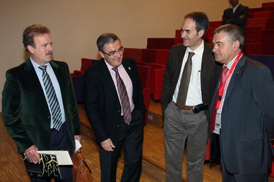 Foto 2. L'alcalde de Lleida amb Campo Vidal i el tinent d'alcalde Josep Presseguer i el regidor Joan Gómez.