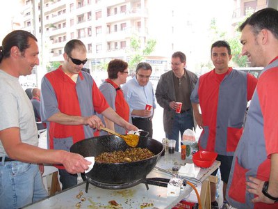 Foto 2. Les 23 penyes que s'hi han aplegat han organtizat un dinar de germanor. El regidor Lluís Franco també hi ha assistit.