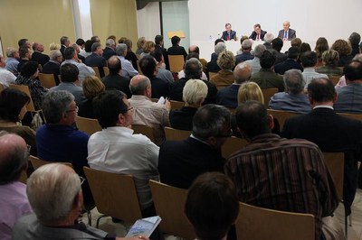 La sala Alfred Perenya de l'IMAC s'ha omplert per a la presentació.