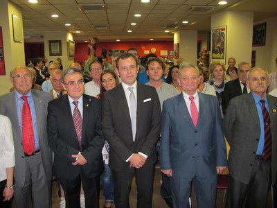 Foto 2. Ros i Sandro s'han fet una foto amb la família blaugrana lleidatana.