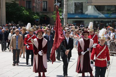 Foto 4. Arribada de la processó a la plaça Sant Joan, que ha acollit la tradicional ofrena de flors.