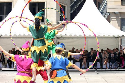 Foto 5. La Moixiganga ha incorporat el seu ball en els lluïments que es fan a la plaça Sant Joan en honor al patró.
