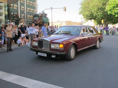 Foto 2. L'alcalde de Lleida ha saludat els conductors a la rambla de Ferran.