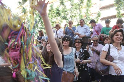 Foto 3. L'alcalde de Lleida, amb els membres de la Corporació Municipal, ha participat de la gran festa.