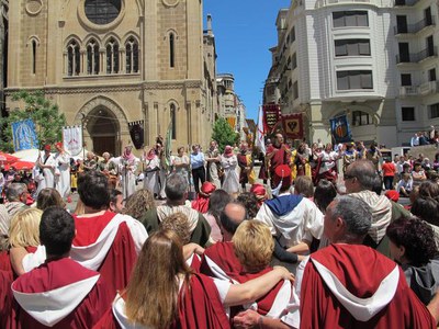 Foto 4. En acabar, totes les bandes s'han unit per tocar una peça conjunta.