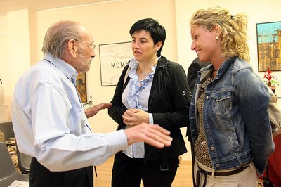 Foto 2. La tinenta d'alcalde i regidora del barri Montse Mínguez també ha assistit a l'acte.