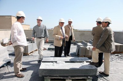 El magical comptarà amb un plató exterior, com el de la imatge, situat en l'edifici corresponent a l'antic teatre del quarter d'infanteria..