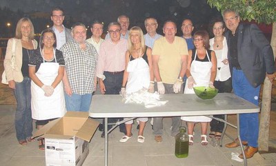 Foto 3. Diversos membres de la Corporació Municipal han participat en les festes d'aquesta barri de la ciutat..