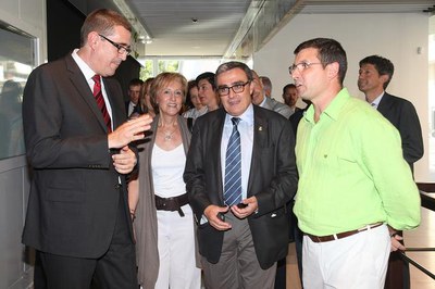 Foto 2. El nou equipament inclou comerç tradicional, un supermercat Mercadona i un centre de dia per a la tercera edat.