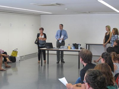 Foto 2. La jornada que ha obert el curs s'ha centrat en les eines i les estratègies d’intervenció educativa amb infantis i famílies de cultura musulm….