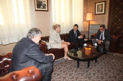 L'alcalde Àngel Ros, ha rebut el nou delegat de l'Agència Tributària, David Bonet, acompanyat de la tinenta d'alcalde Montse Mínguez i del Director d….