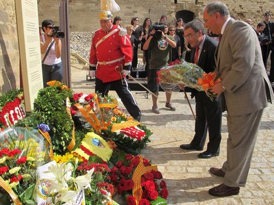 Foto 2. Durant tot el matí, s'han succeït les ofrenes de les entitats cíviques de Lleida.