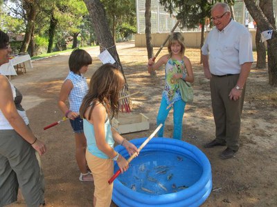 Foto 2. Amb el joc "peix peixet" han identificat els peixos que es poden pescar als rius.