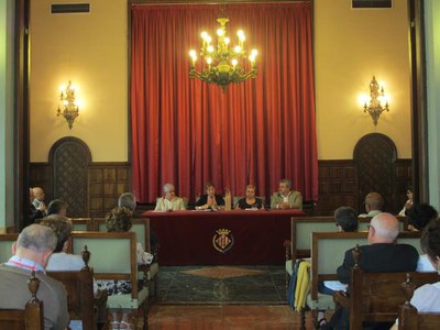 Foto 4. L'acte de commemoració dels 50 anys de Lleida Ciutat Pubilla de la Sarda s'ha fet al Saló de Retaule.