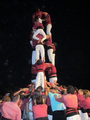 Foto 4. L'actuació dels Castellers ha inaugurat el 2n Obert Centre Històric.