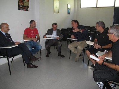 Foto 3. Zubieta ha exposat al paer en cap el projecte esportiu que vol desenvolupar el club.