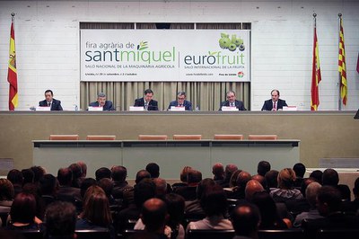 Foto 2. L'alcalde de Lleida ha defensat la necessitat de l'enllaç amb el corredor mediterrani per al futur del sector agroalimentari lleidatà.