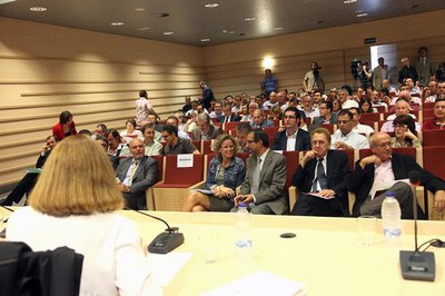 Foto 2. Mínguez, acompanyada de Josep Clotet, director del Parc, durant la sessió matinal.