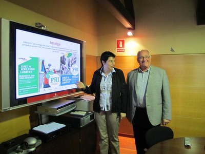 La campanya es presenta sota el lema “Em sento FRI (Fidel al reciclatge il·limitat). Cada dia en marxa per la recollida selectiva”,.