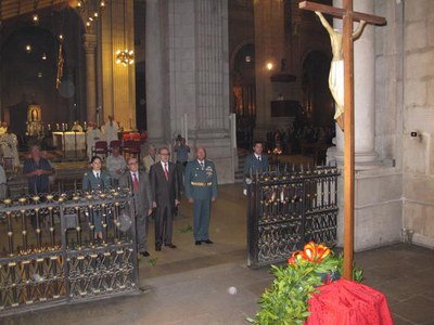 Foto 4. En la missa celebrada a la Catedral, s'ha fet l'ofrena floral.