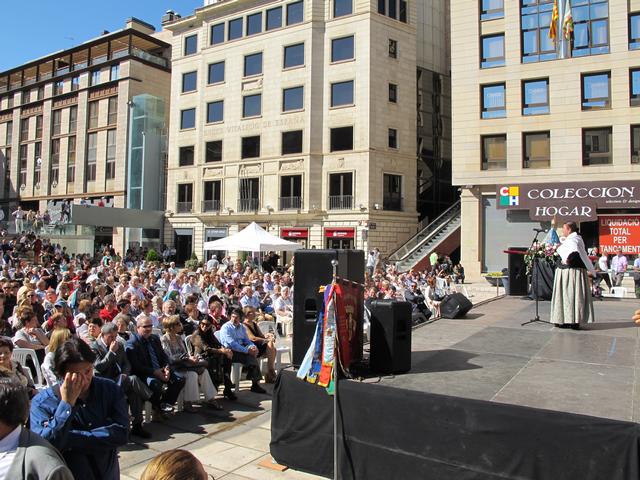 Foto 3. La missa baturra, el festival de jota i el dinar de germanor clouen les fests del Pilar de la Casa d'Aragó