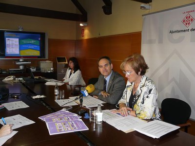 Foto 2. Durant l'acte, s'han presentat les diferents novetats d'enguany.