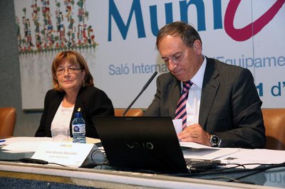 La tinenta d'alcalde Sara Mestres ha presentat el llibre..