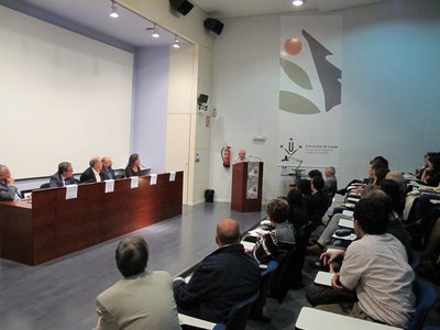 Foto 2. En l'acte de presentació de llibre, s'han llegit fragments de les diferents històries que el formen.