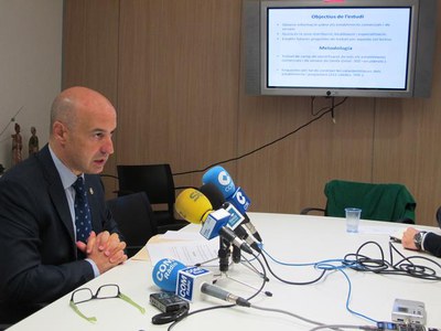 Foto 2. Peris ha explicat que s'ha elaborat aquest document per conèixer l’estat real i promoure iniciatives que revitalitzin l’activitat, millorin e….