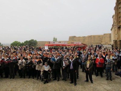 Foto 3. Uns 600 cantaires s'han aplegat per cantar a la Seu. Prèviament han fet assajos conjuntament.