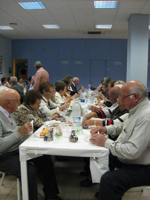 Foto 2. Unes 70 persones han participat en la Castanyada de la Llar de Bonaire.
