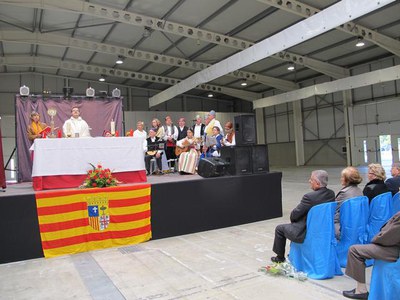 Foto 2. Mari Pau Huguet ha fet la lectura de la cerimònia.