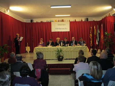 Foto 2. L'acte d'homenatge s'ha fet a la mateixa seu del centre extremeny.