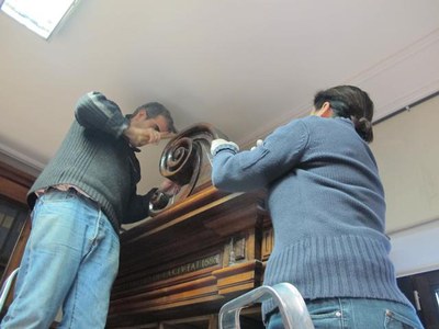 Els treballs de restauració del moble, el més antic de l'Ajuntament de Lleida, es preveu que durin uns tres mesos..