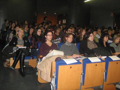 El públic ha omplert la sala Jaume Magre de l'IME..