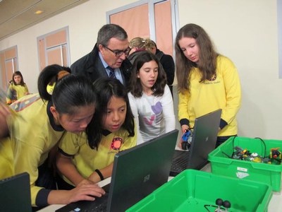 L'objectiu del projecte és difondre la ciència i la tecnologia entre els més petits.