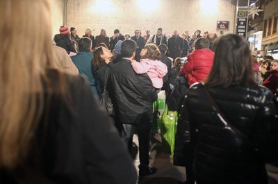 Els nens i nenes de la coral Shalom han cantat nadales.